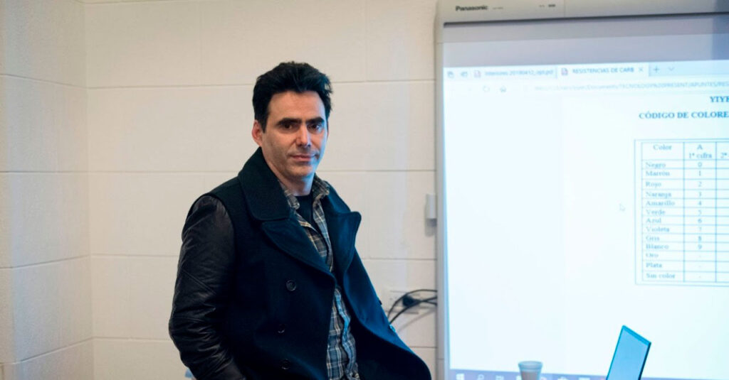 Prof. YIYE ROCHA DÍAZ